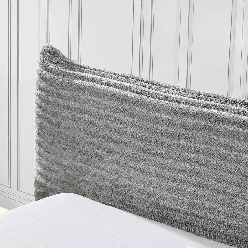Queen Size Upholstered Bed Frame Grounded Platform Bed with Curved Headboard, Velvet - ModernLuxe