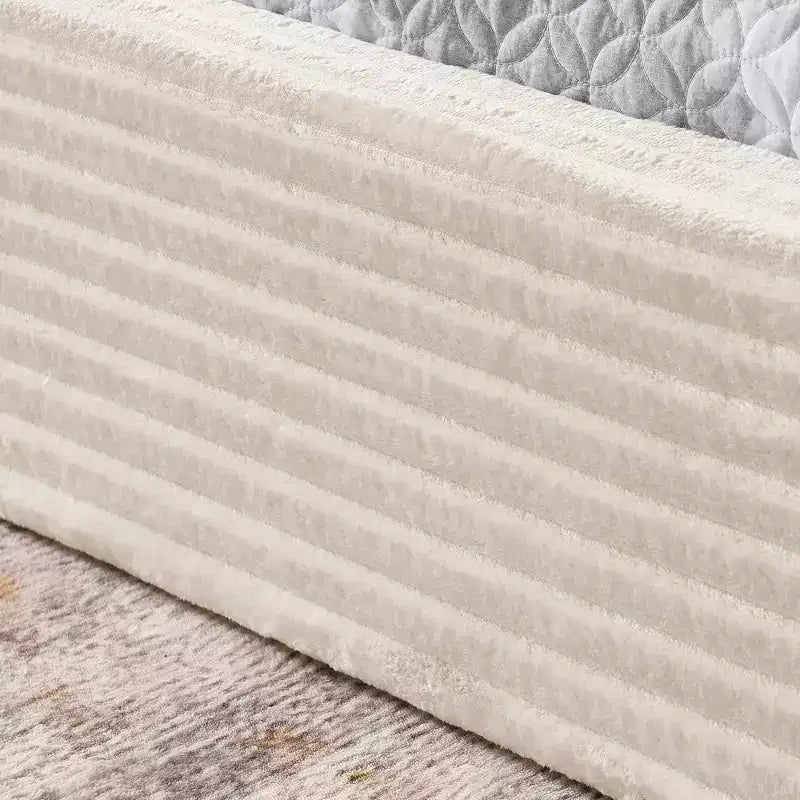 Queen Size Upholstered Bed Frame Grounded Platform Bed with Curved Headboard, Velvet - ModernLuxe